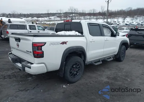 2022 Nissan Frontier Pro-4X 4X4 z USA, uszkodzony, nr VIN 1N6ED1EK8NN614988